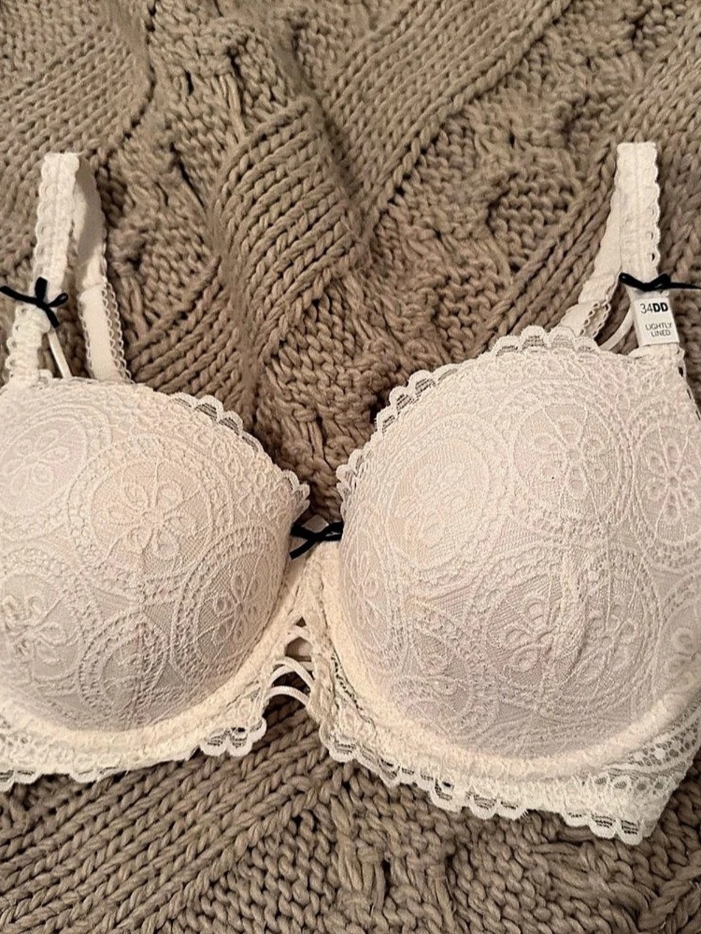 Victoria's Secret Floral Lace Bra 34DD Brand New